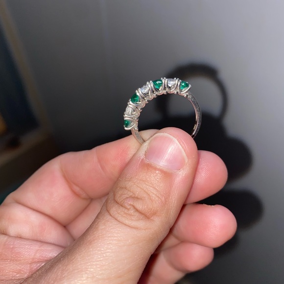 Pretty ring - Picture 2 of 2